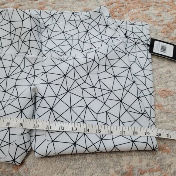 Karma Shattered Glass‎ White Kyla Crop Leggings - Size Large - Picture 2 of 9